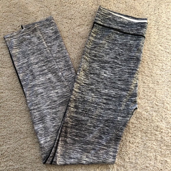 Yoga pants - Picture 1 of 3